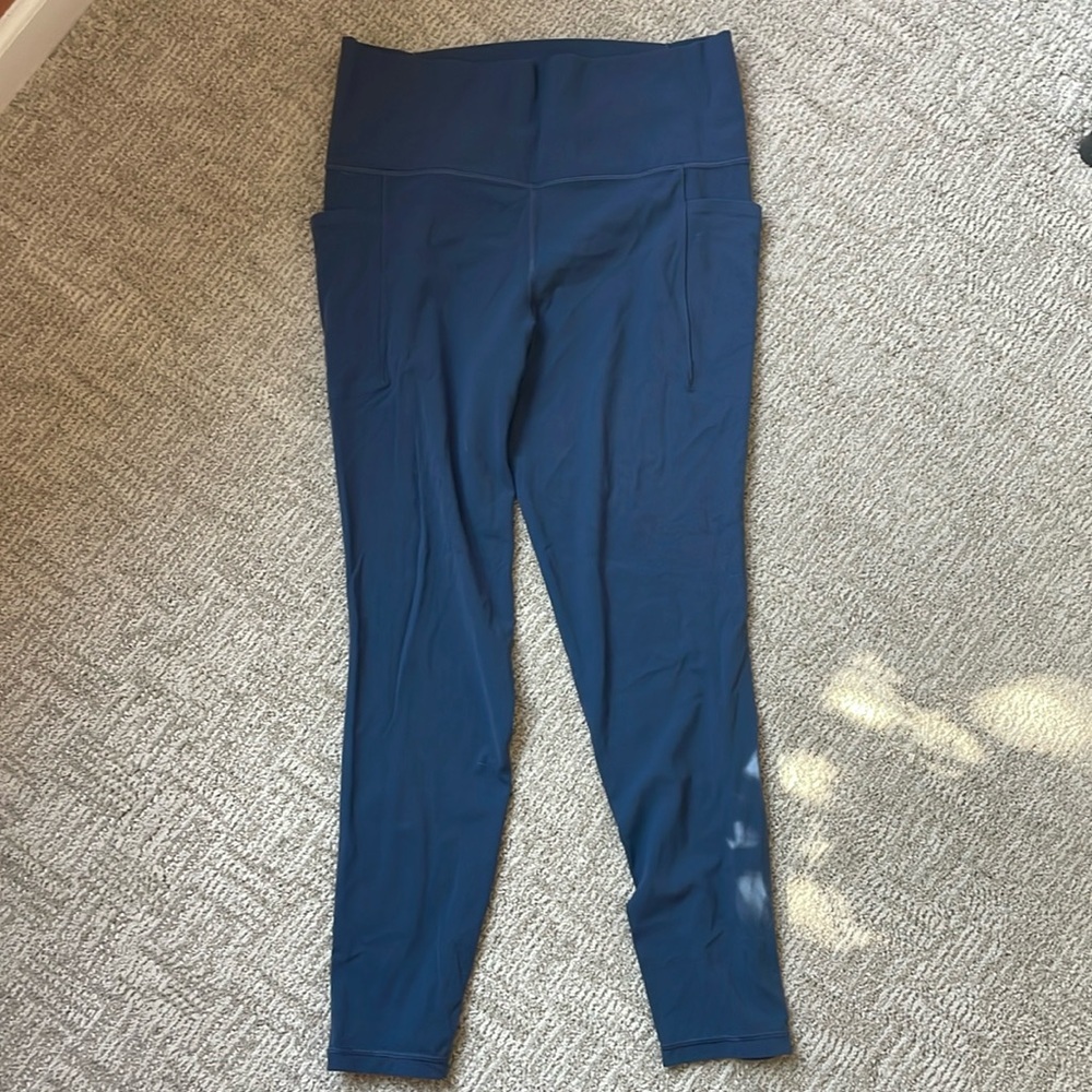 ATHLETA salutation 7/8in leggings
